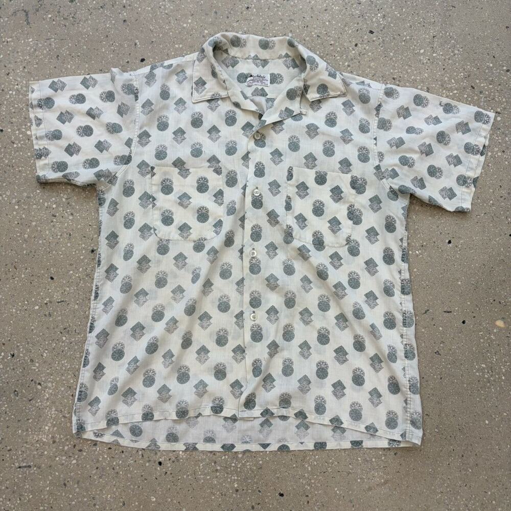 Vintage 60s Archdale White Geometric Pattern Loop Collar